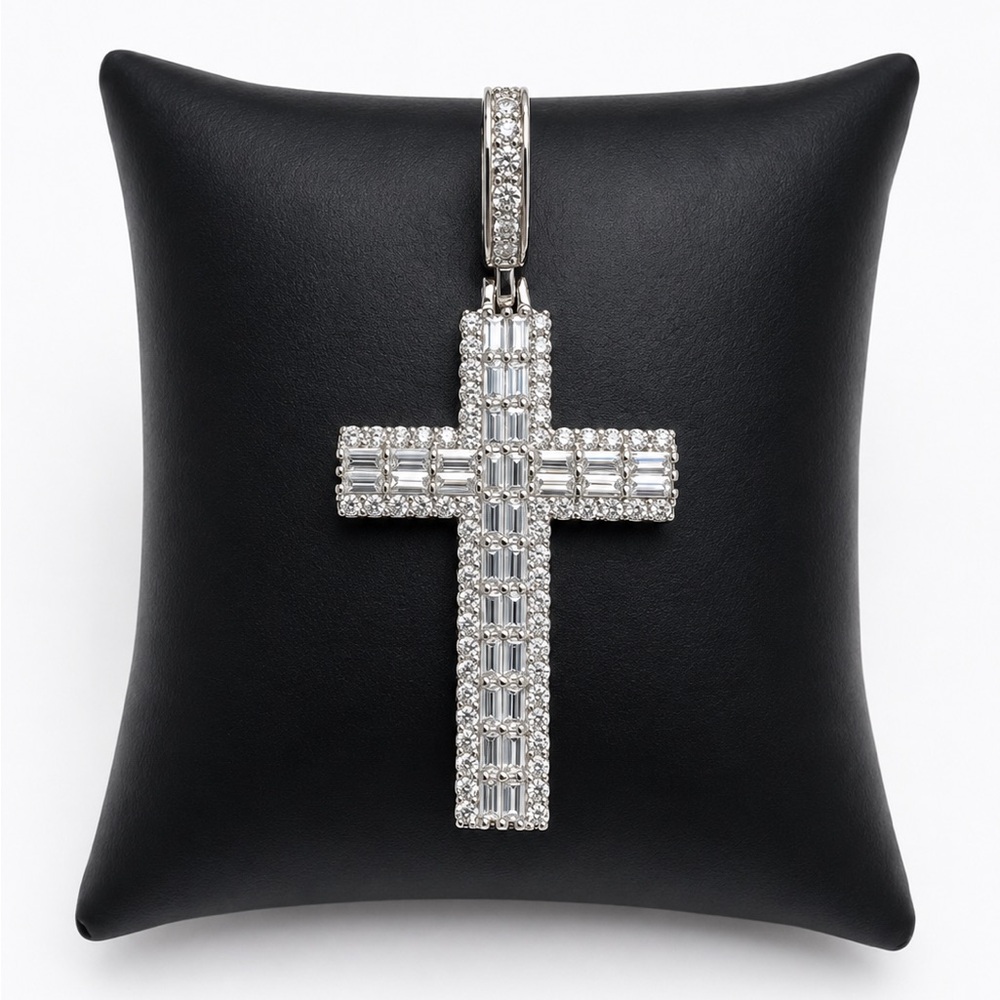 925 Sterling Silver 2.50CT MOISSANITE Cross Men’s Pendant